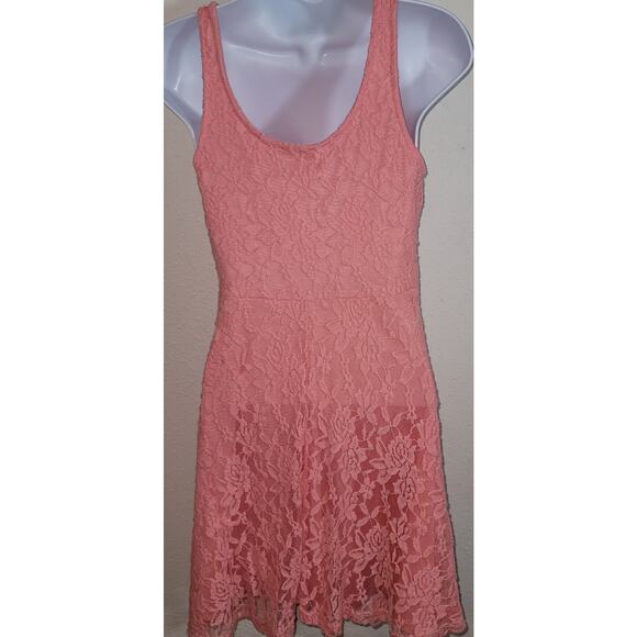 Iris Los Angeles Pink Lace Overlay Mini Dress Large Sleeveless Pull On - Picture 3 of 5